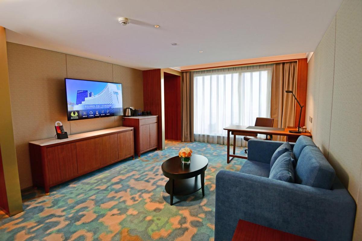 V-continent Wuzhou 5*